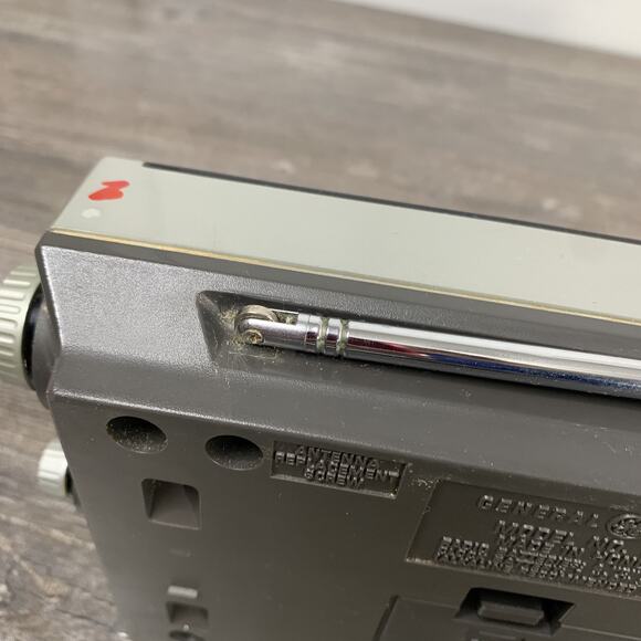 Vintage General Electric 7-4204A Bathmate FM/AM Radio Clock. Works - Picture 7 of 11